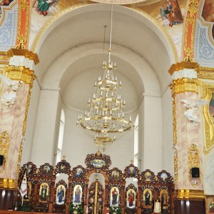 Всередині Храму