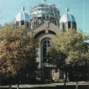 Такий вигляд мав храм у 2001 р. Б.